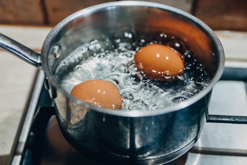 Cara Merebus Telur Setengah Matang