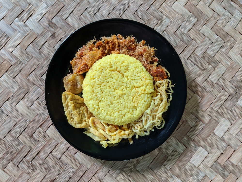 cara membuat nasi kuning