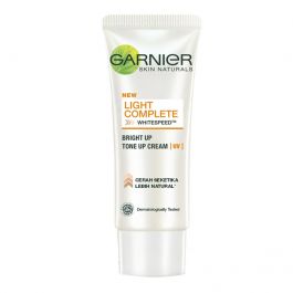 Garnier Light Complete Bright Up Tone Up Cream 15 ml