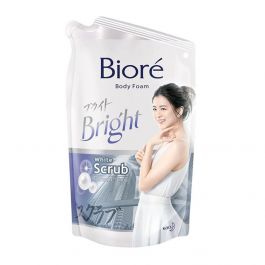 Biore Sabun Mandi Whitening Scrub Pouch 380 ml