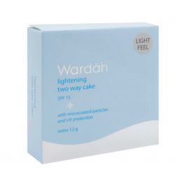 Wardah Lightening Two Way Cake SPF 15 12 g |Light Beige